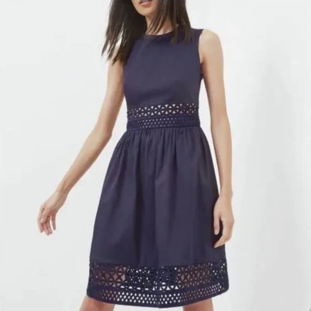 Navy sleeveless dress with pockets!